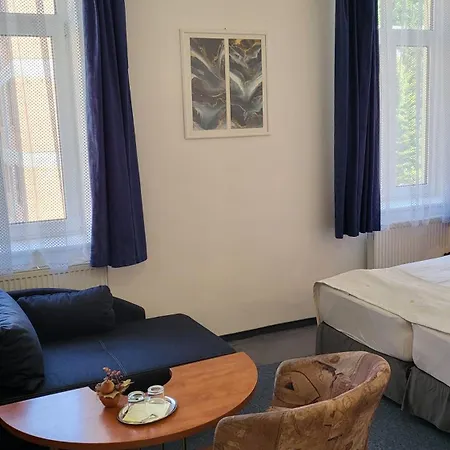 Margit Bed & Breakfast 3*