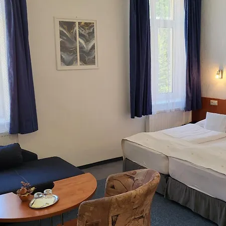 Margit Nocľah s raňajkami Trencianske Teplice