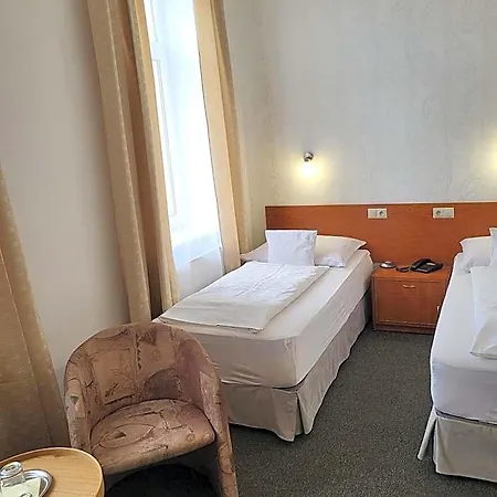 Oda ve Kahvaltı Margit 3*