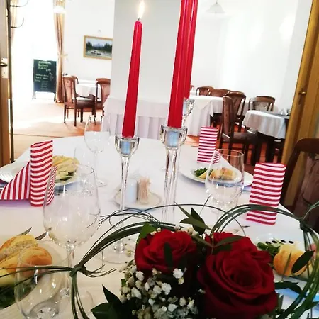 Margit Nocľah s raňajkami 3*